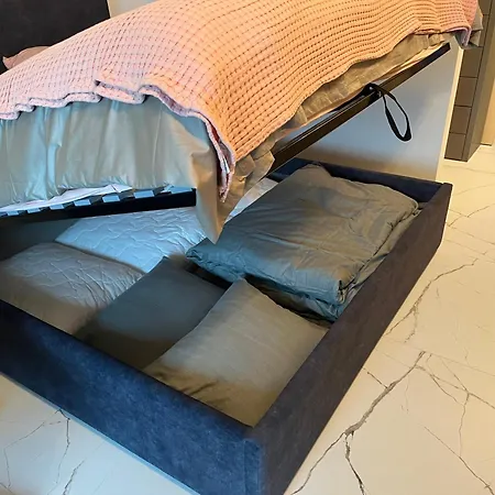 Lai 15a 2018 And 4018 Apartament *