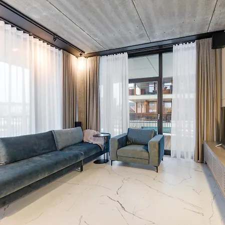 Apartament Lai 15a 2018 And 4018 Parnawa