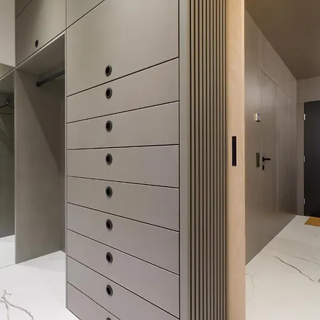 Lai 15a 2018 And 4018 Apartament *