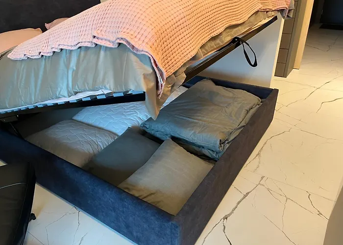 Lai 15a 2018 And 4018 Apartment *